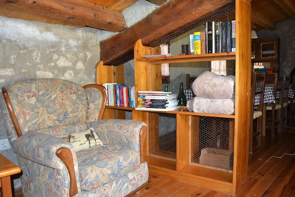 Country house Cal Gabriel Guest House Tuixen